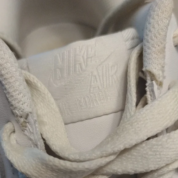 Nike Air Force One - Picture 3 of 17